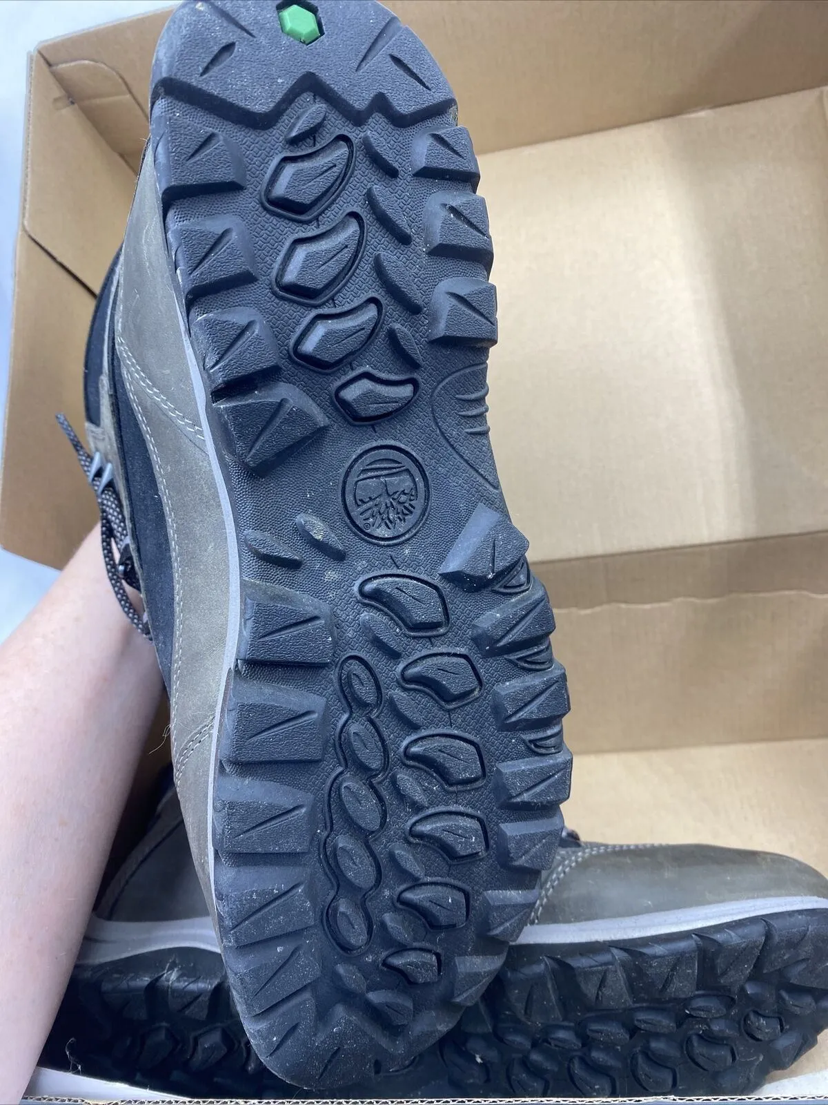 9 WOMEN'S MT. MADDSEN WATERPROOF WINTER HIKING BOOT GREY