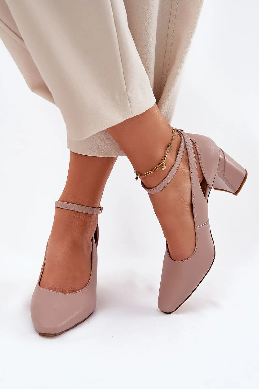 Block heel pumps Step in style