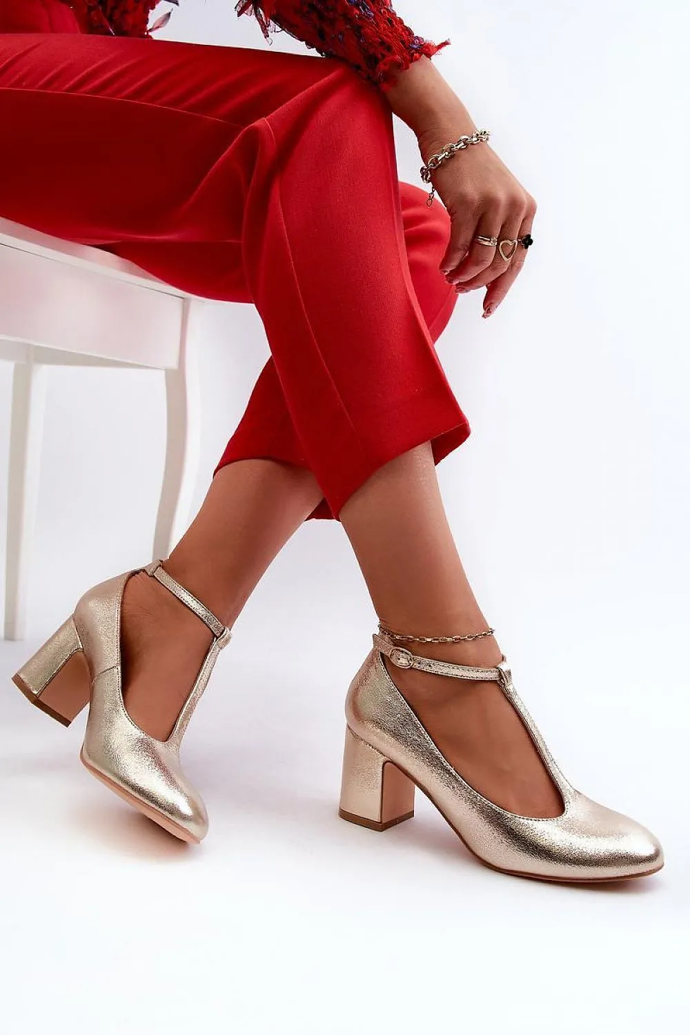 Block heel pumps
