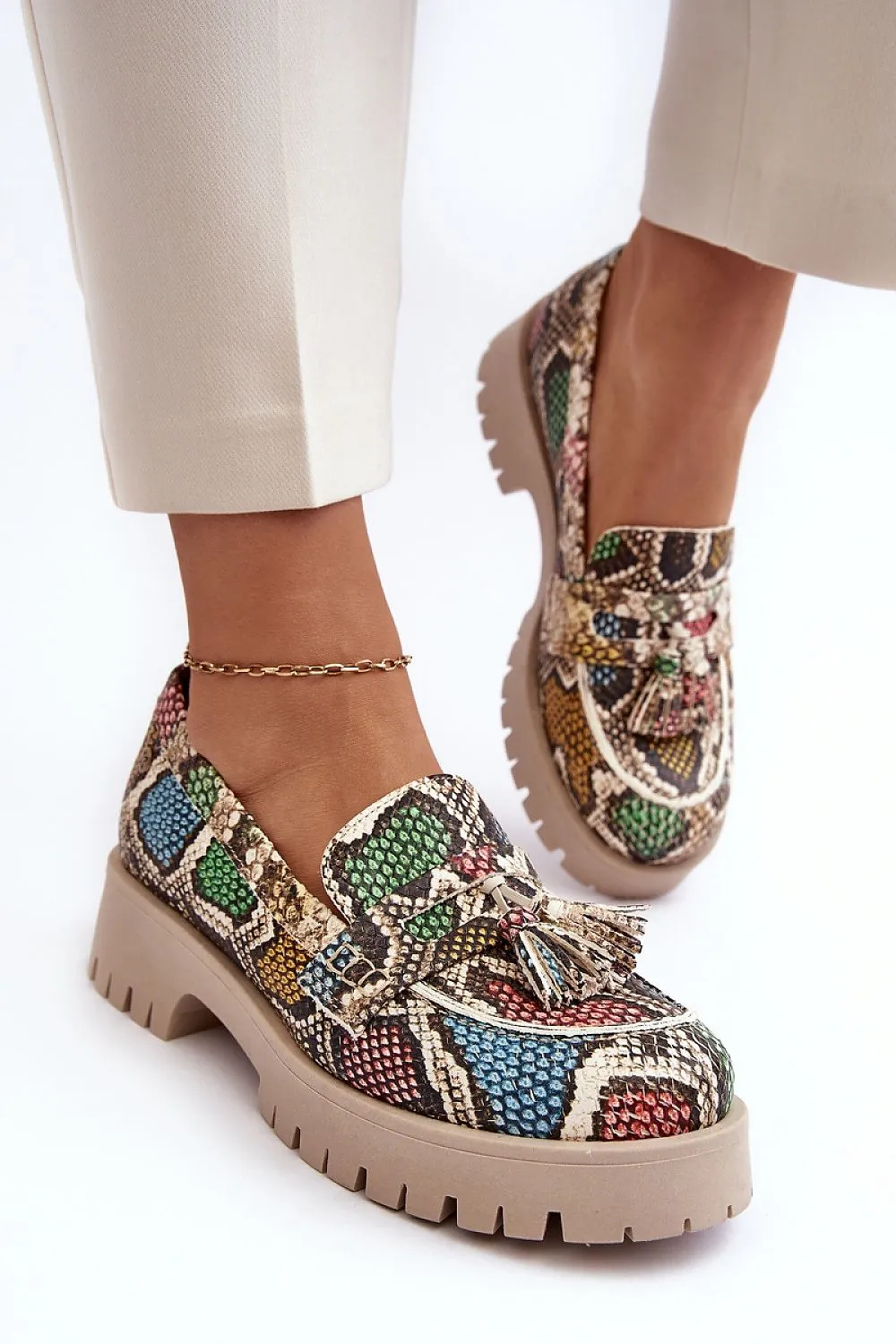 Heeled low shoes