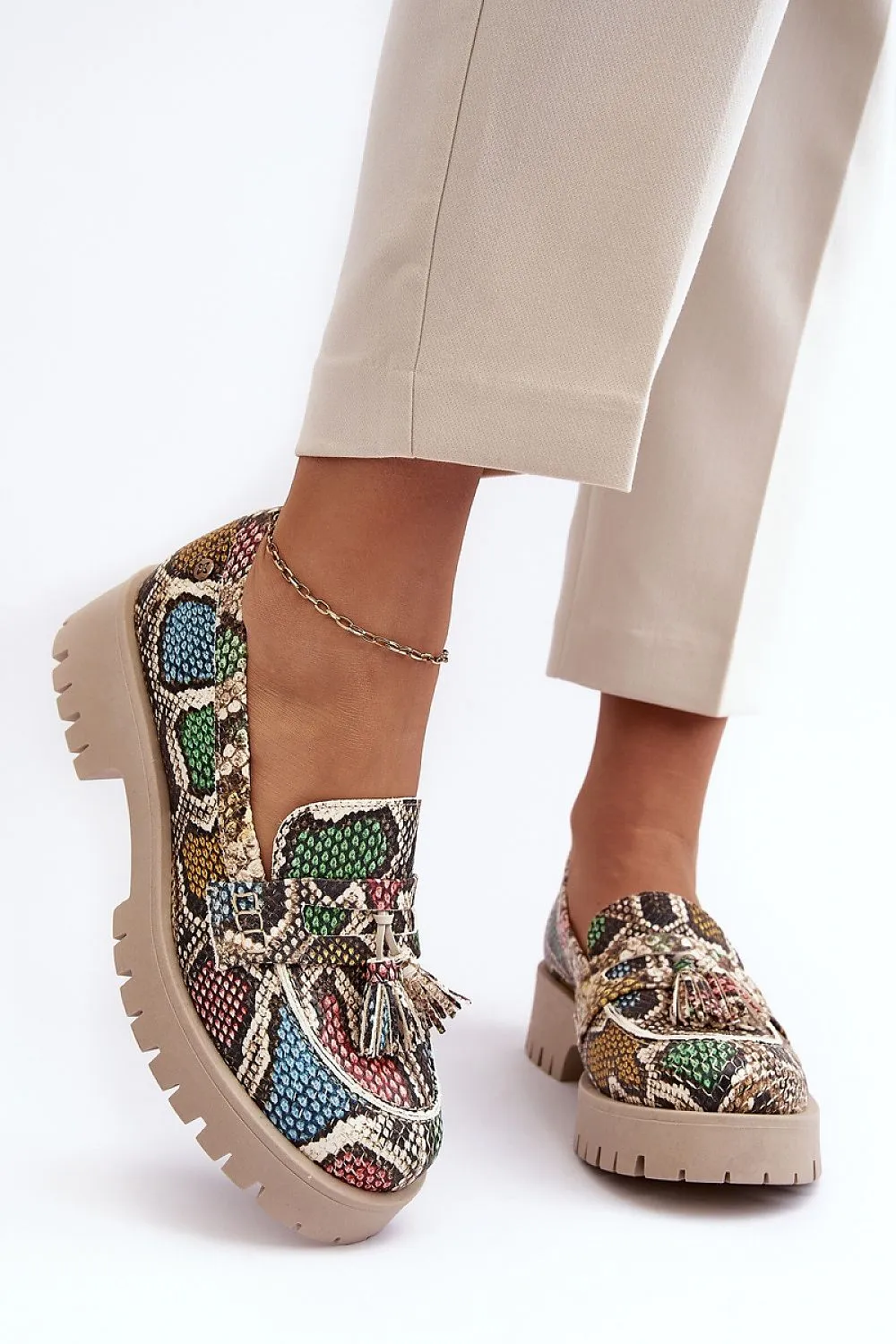 Heeled low shoes