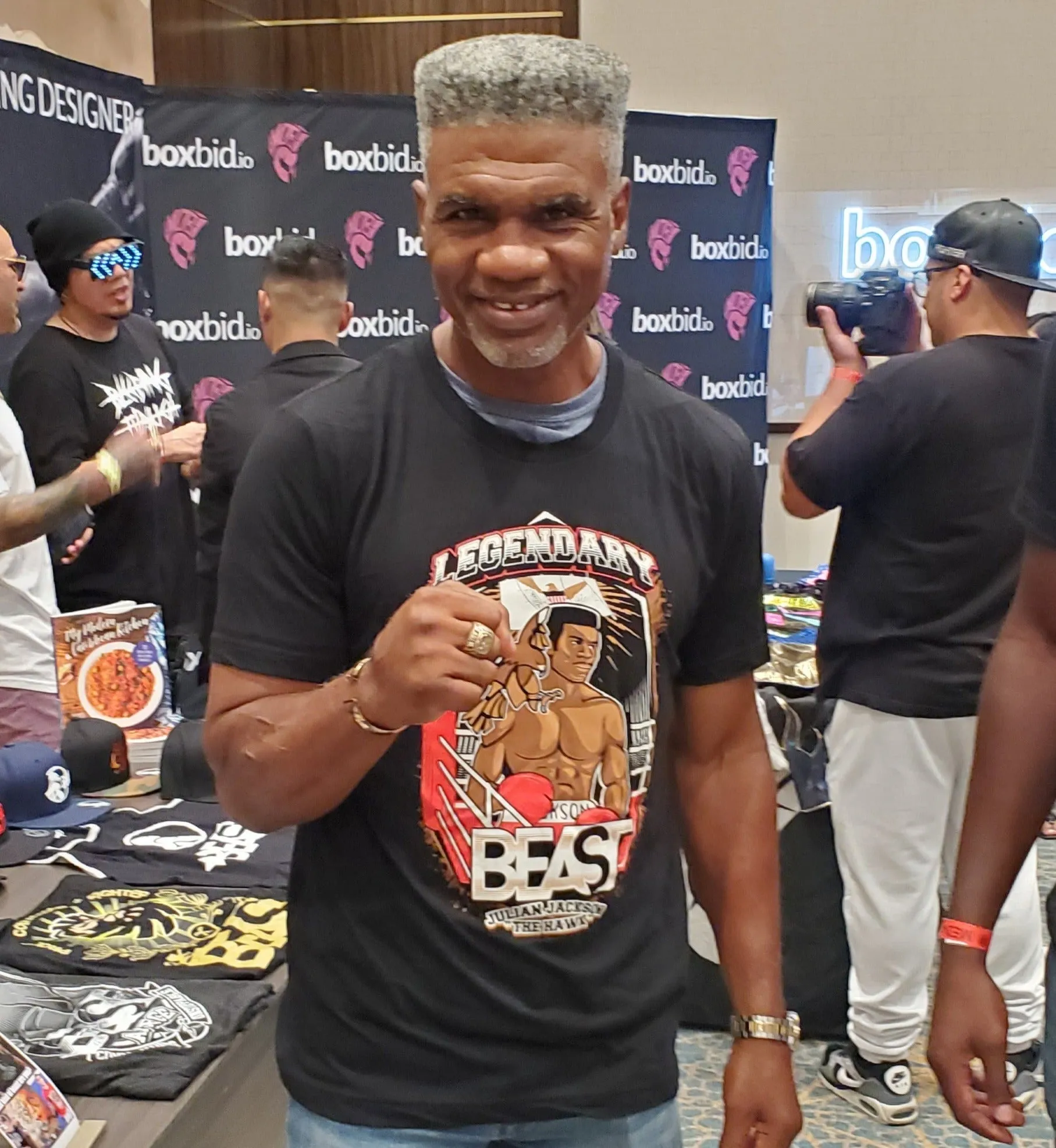 Limited Edition Julian Jackson Hawk T-Shirt   Autographed Pic