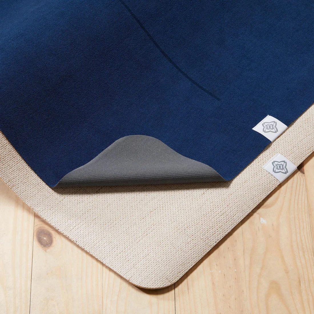 Non-Slip Yoga Towel 183 cm ⨯ 61 cm ⨯ 1 mm