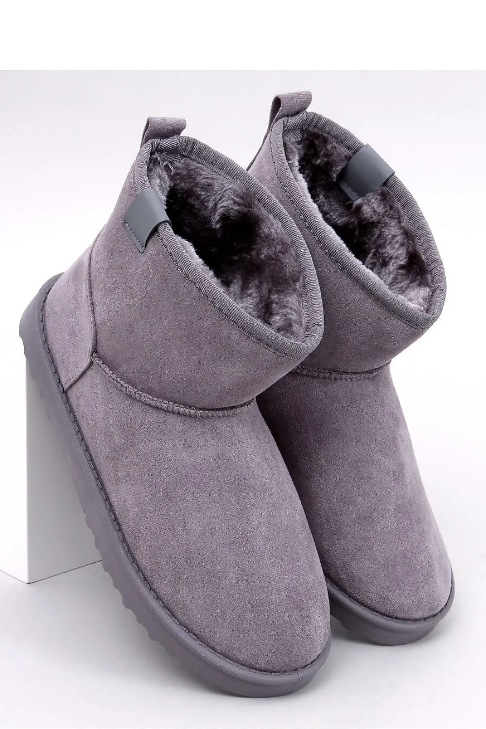 Snow boots