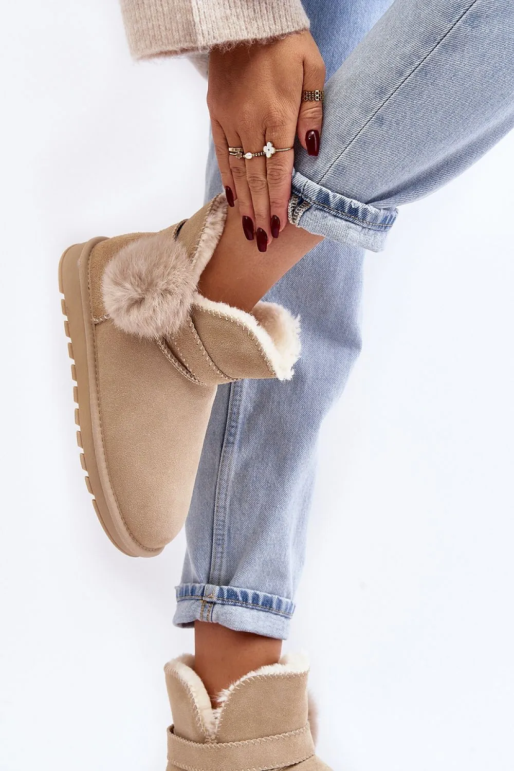 Snow boots