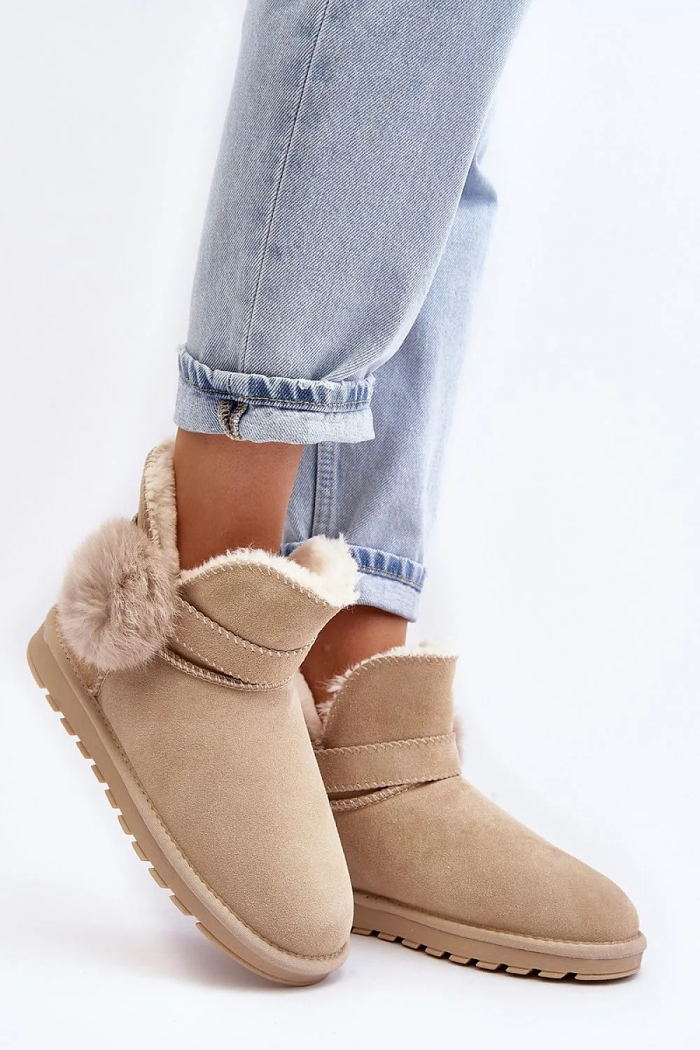 Snow boots