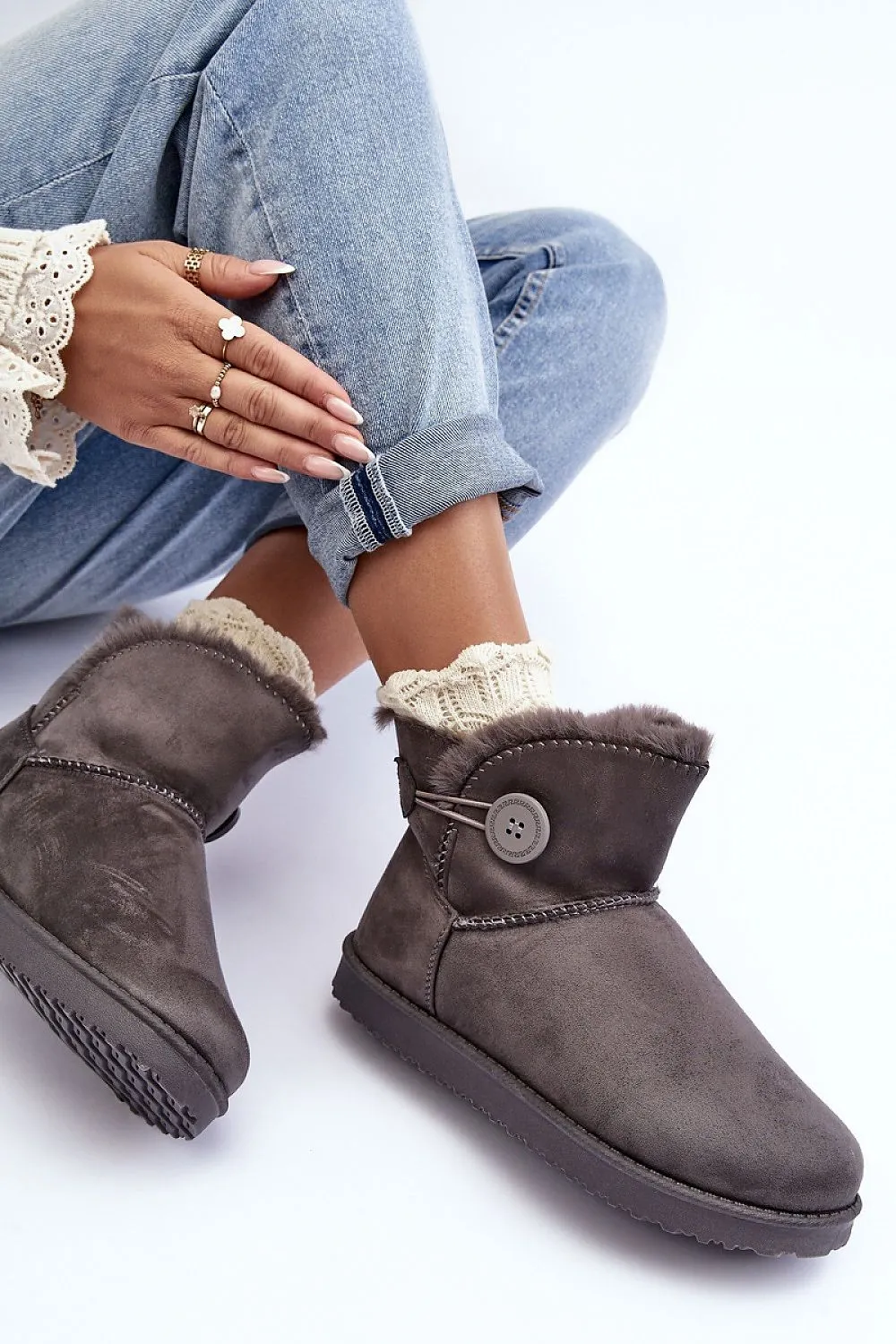 Snow boots
