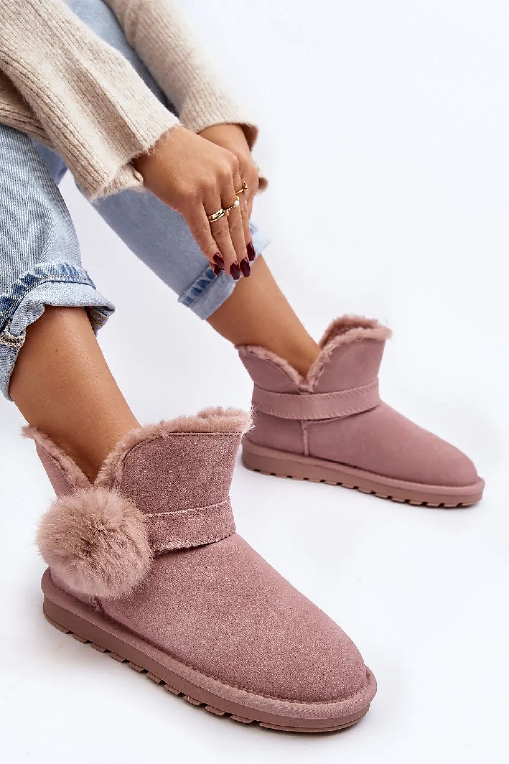 Snow boots