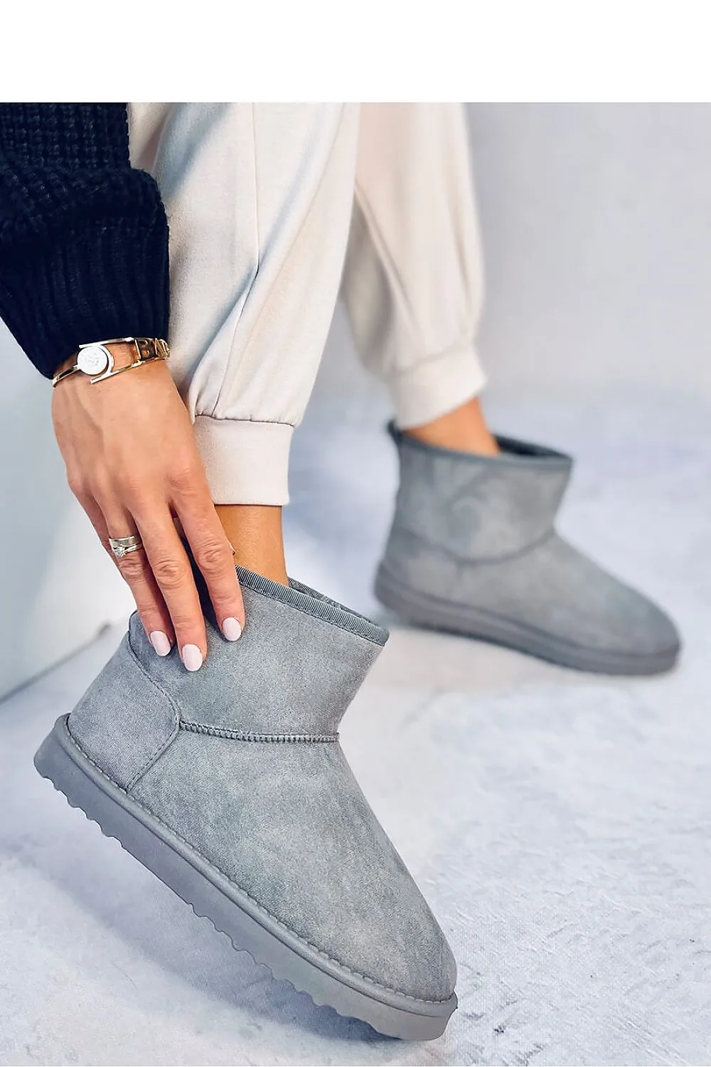 Snow boots