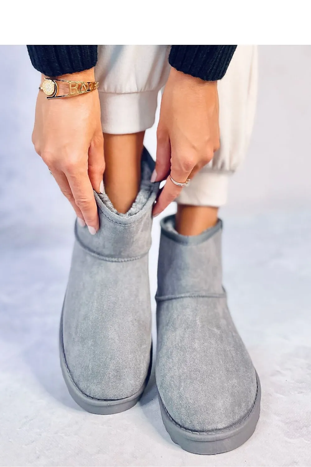 Snow boots