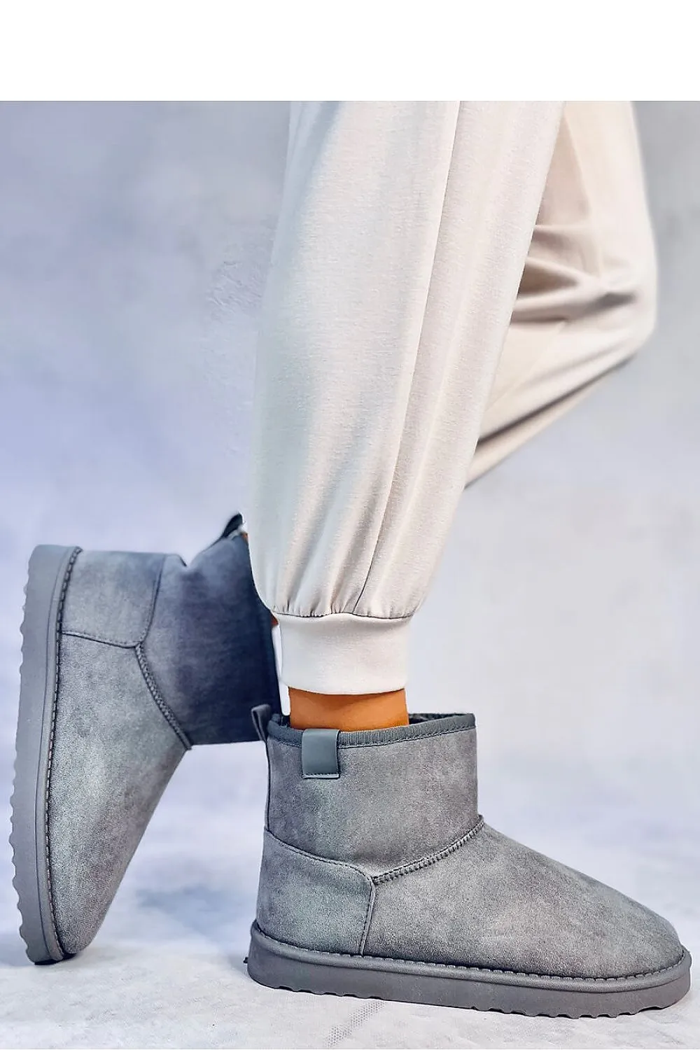 Snow boots