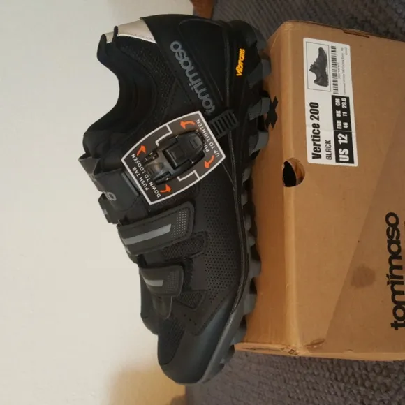 Tommaso Vertice 200 Black Cycling Shoes